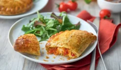 2 chaussons tomate, poivron, mozzarella, pesto rosso