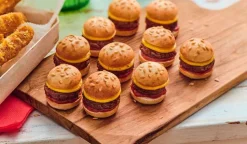 10 mini cheeseburgers