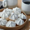 14 mini meringues