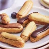 12 mini-éclairs, chocolat, caramel, praliné, café