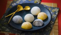 6 mochis glacés noix coco, sésame noir, mangue