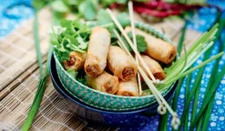 8 nems au poulet avec sauce nuoc-mâm