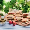 8 paninis apéritifs, pesto, tomate, mozzarella