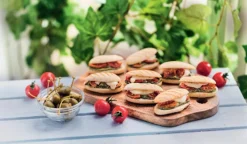 8 paninis apéritifs, pesto, tomate, mozzarella