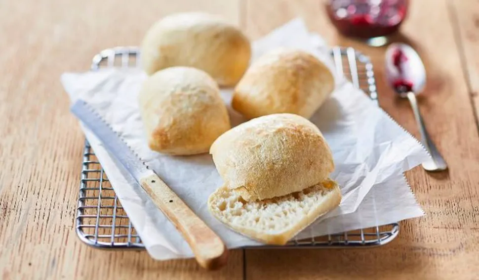 4 petits pains sans adjonction de sel, précuits