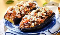 Aubergine farcie à la grecque