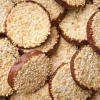 Biscuits meringués noisettes et chocolat au lait