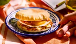 Chapati sauce méchouia, sandwich au poulet