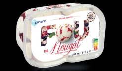 Crème glacée nougat sauce aux fruits rouges