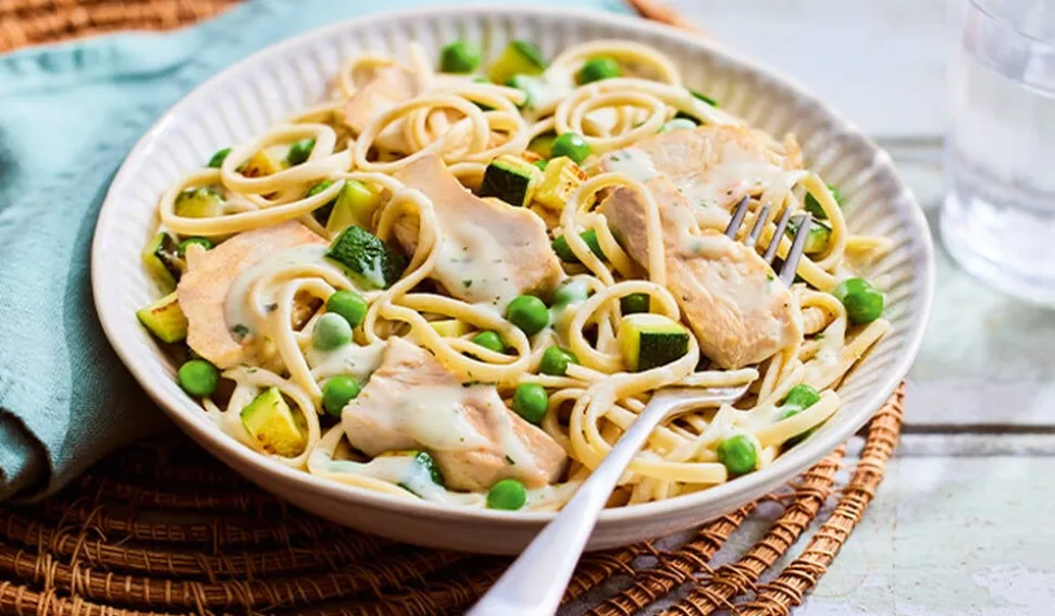 Emincés de dinde sauce au citron, linguine complète et légumes verts