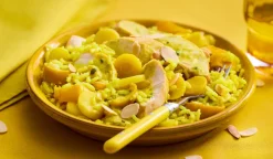 Emincés de poulet, riz à la sauce mangue et curry