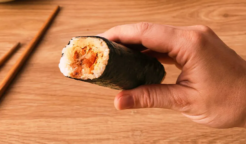 Handroll rouleau de riz au poulet et légumes