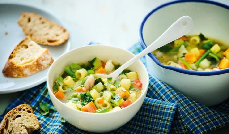 Légumes pour potage minestrone bio, Italie
