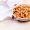 Mini penne au chorizo, sauce à la tomate
