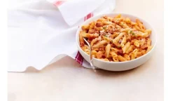 Mini penne au chorizo, sauce à la tomate