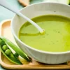 Mini so soupe petit pois, courgette, coco, curry
