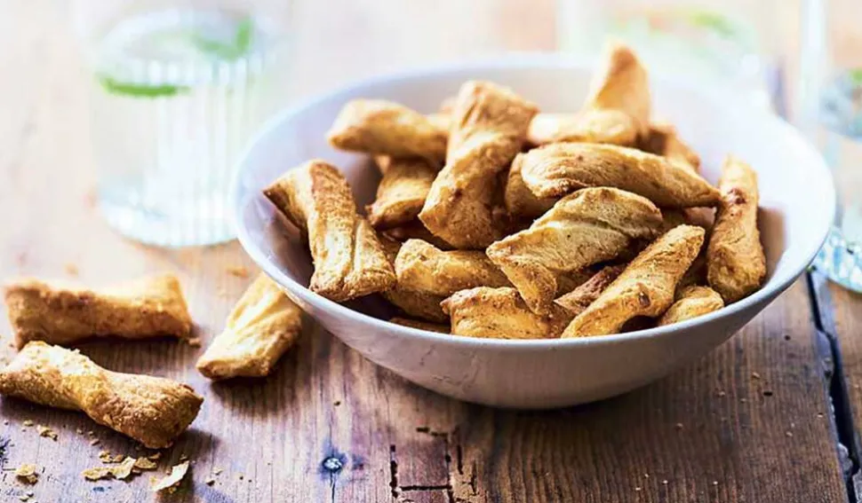 Mini-flûtes feuilletées emmental