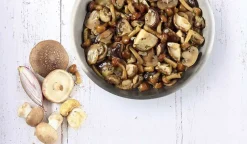 Mélange de champignons cuisiné au beurre et à l'échalote