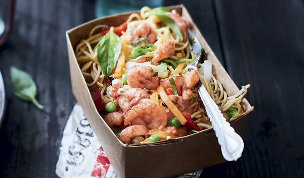 Noodle box crevettes sauce curry rouge