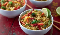Nouilles aux légumes et à la sauce soja
