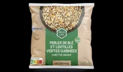 Perles de blé et lentilles vertes cuisinées