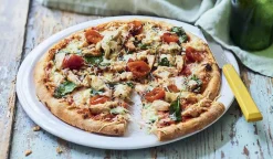 Pizza tomate, poulet, artichaut