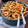 Pâtes, crevettes, courgettes grillées, sauce au basilic