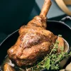 Souris agneau fondante cuite dans son jus au thym